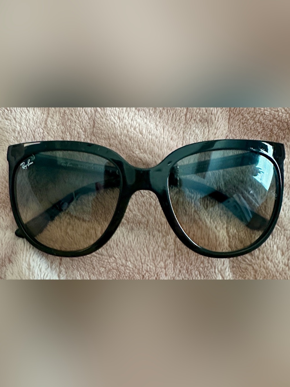 Ray-Ban Women's Black Gradient Lens Cats 1000 Sunglasses Read Details